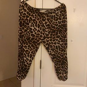 Leopard Print Capri Leggings